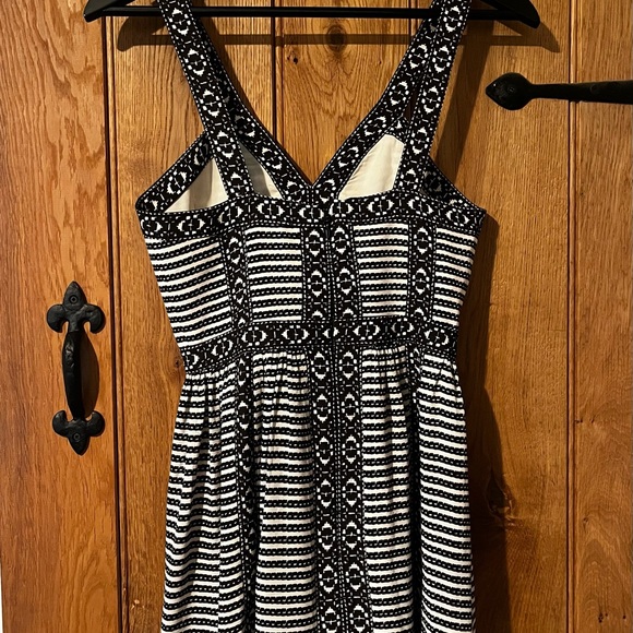 BCBG Maxazria Baby doll Aztec dress - Picture 3 of 3